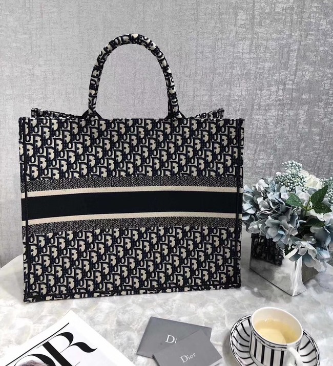 DIOR BOOK TOTE BAG IN EMBROIDERED DIOR OBLIQUE CANVAS M1286