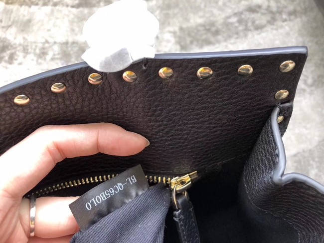 VALENTINO Candy Rockstud quilted leather shoulder bag 0650 black