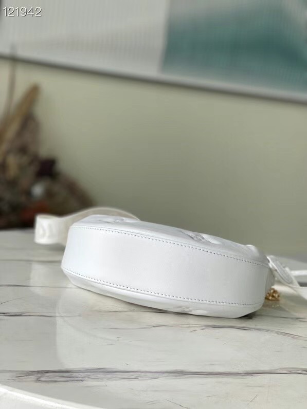 Louis Vuitton OVER THE MOON M59799 Snow White