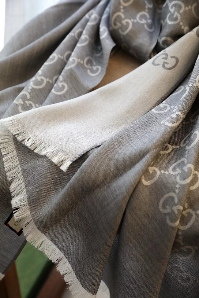 Gucci rinted GG cotton wool lame shawl 845243-2