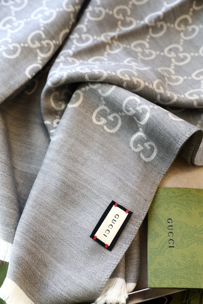 Gucci rinted GG cotton wool lame shawl 845243-2