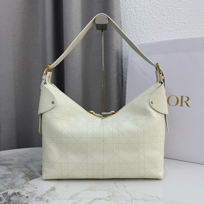 Medium Dior Voyage Bag Latte Flat Macrocannage Grained Calfskin M2846UJ