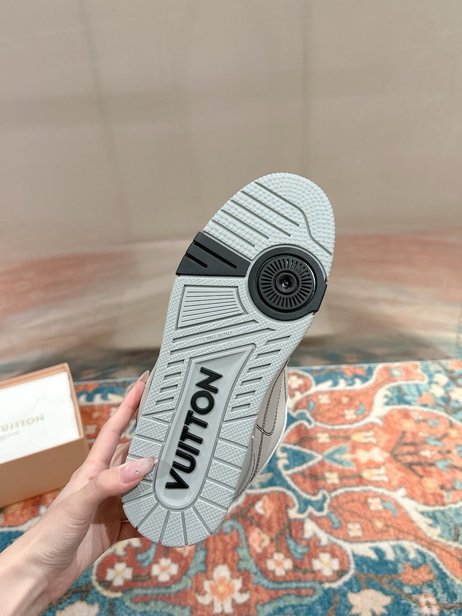 Louis Vuitton Trainer Sneaker 45107-6