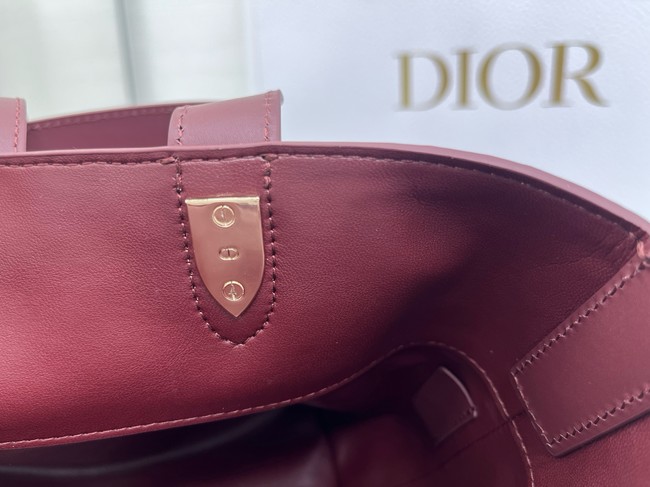 Small Dior Toujours Vertical Tote Bag Macrocannage Crinkled Calfskin M2835 burgundy