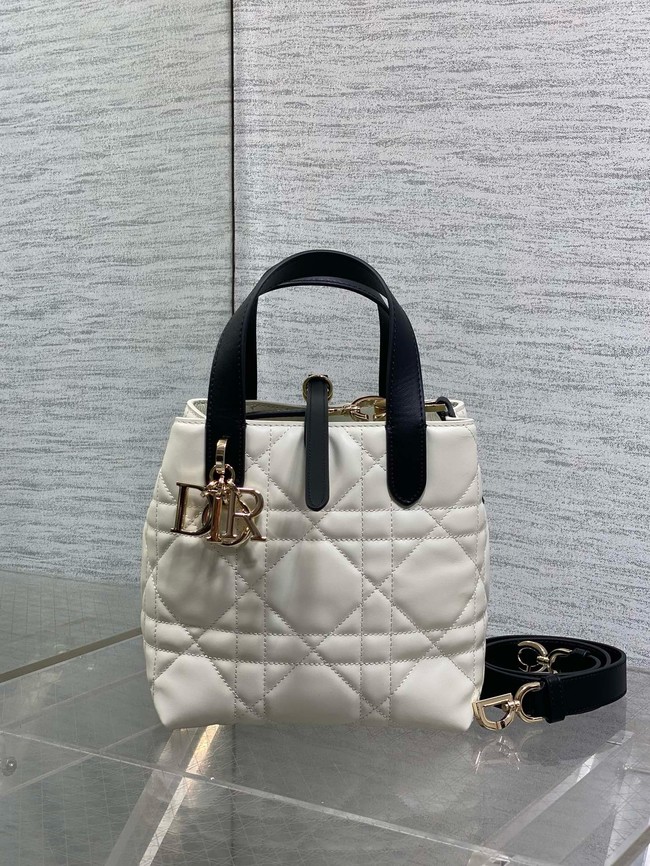 Small Dior Toujours Vertical Tote Bag Macrocannage Crinkled Calfskin M2835 white&black