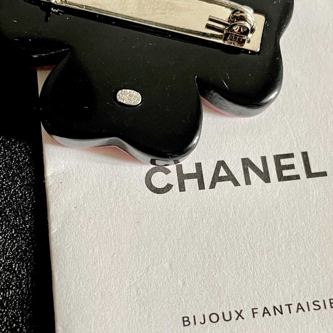 Chanel brooch CE81714