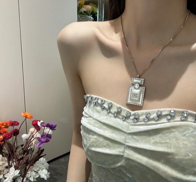 Chanel necklace CE81821
