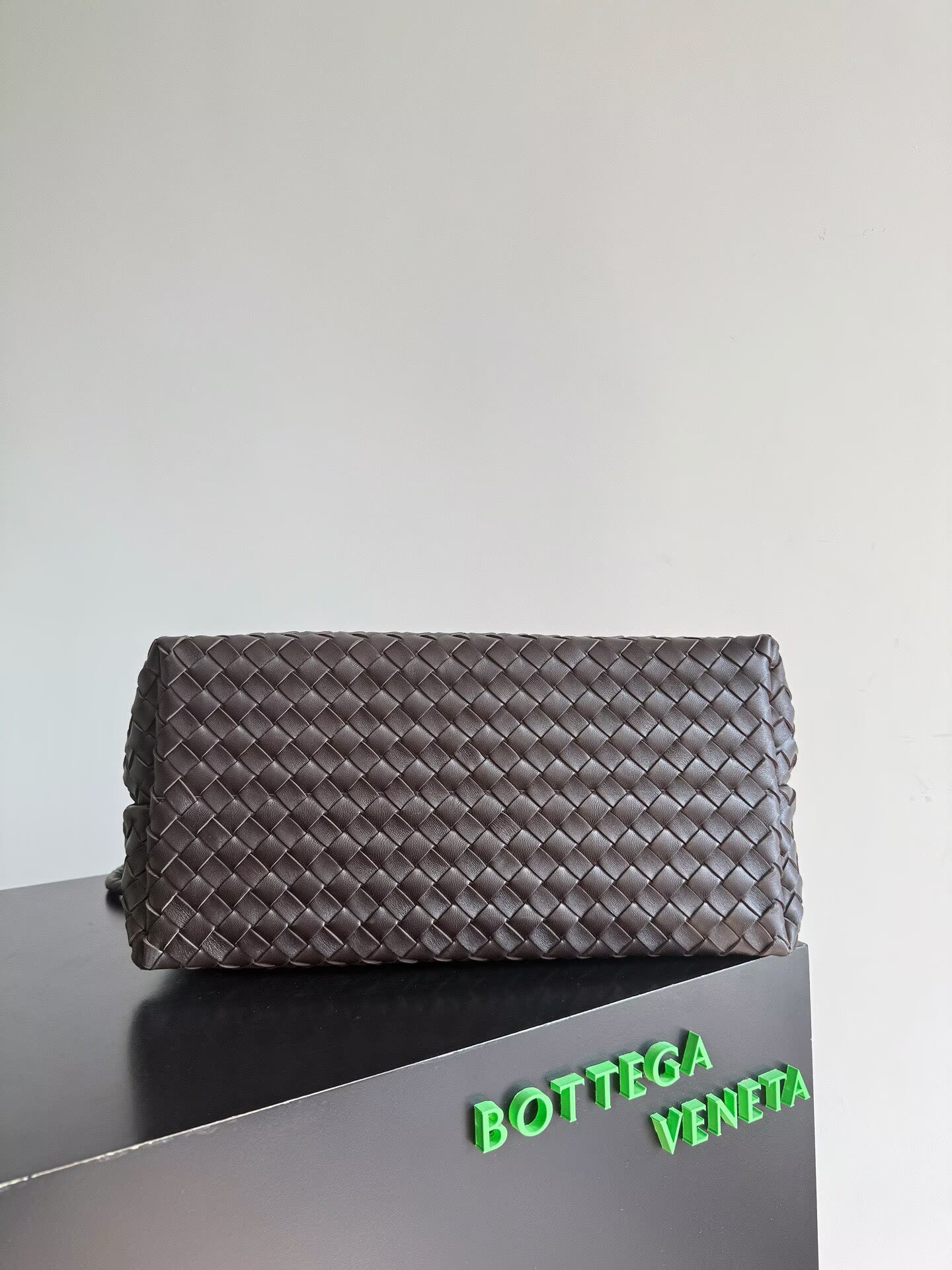 Bottega Veneta Andiamo Pepites Original Leather Large Bag 743575 Fondant
