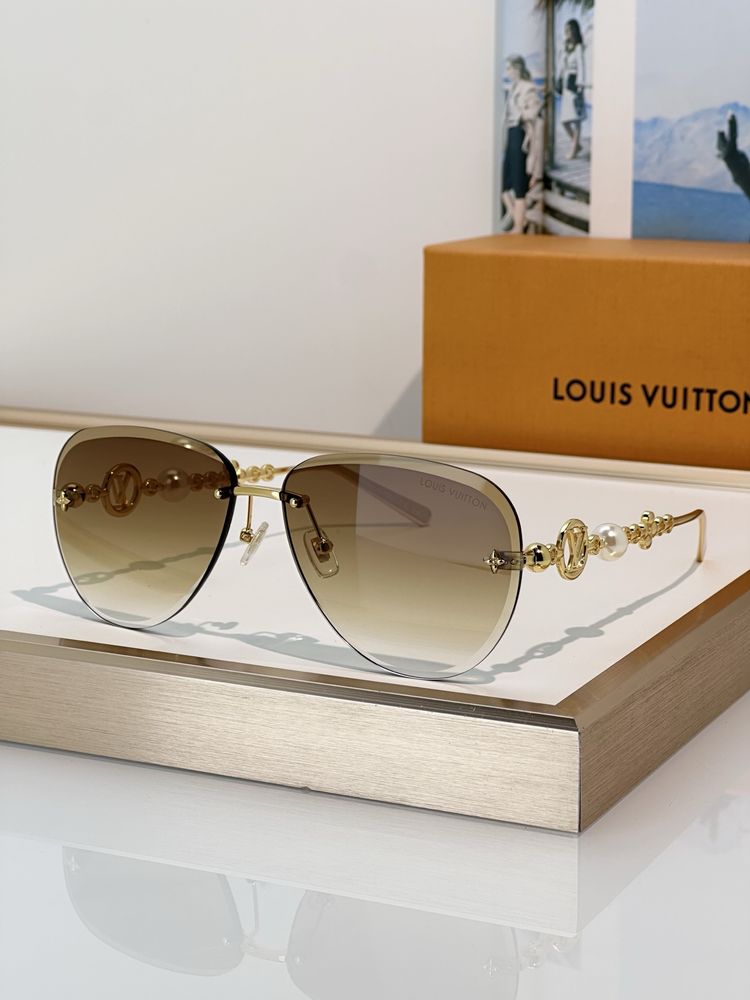 Louis Vuitton Sunglasses LVS00001-5