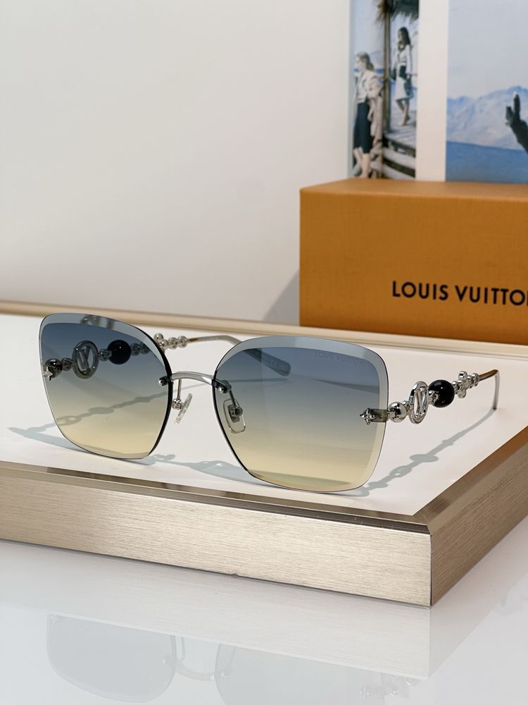 Louis Vuitton Sunglasses LVS00004-5