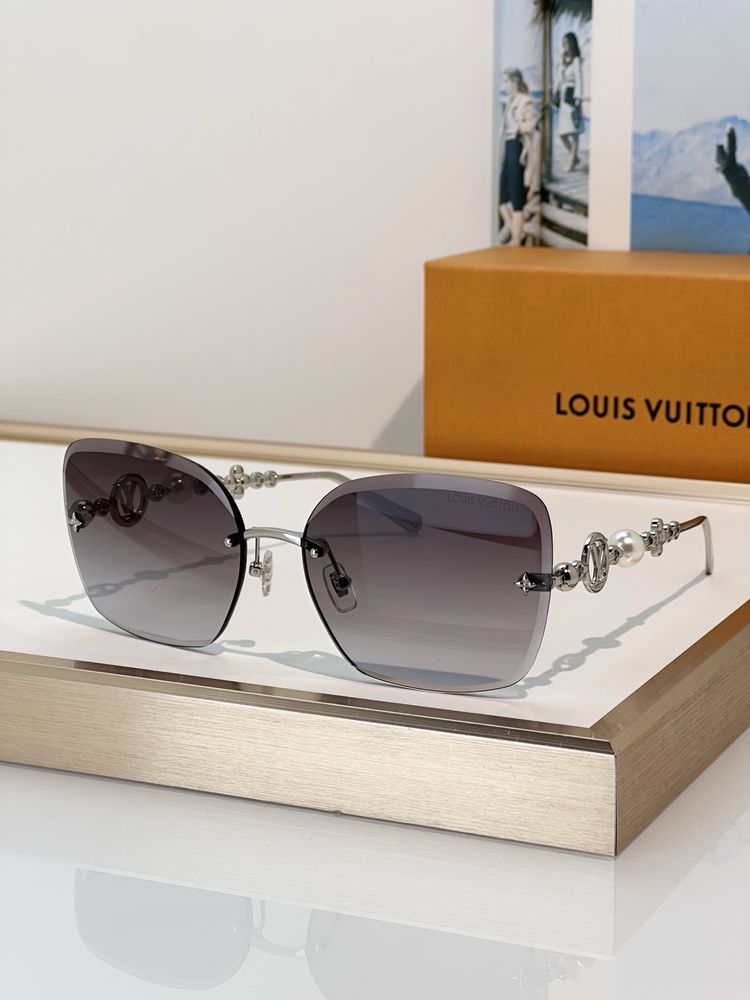 Louis Vuitton Sunglasses LVS00004-6