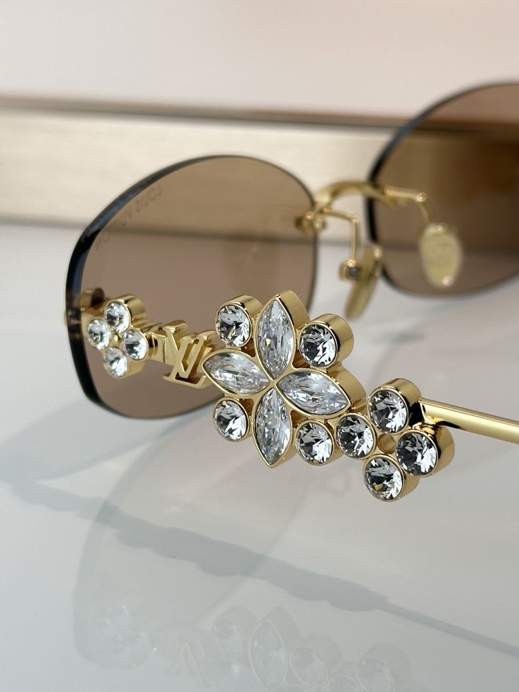 Louis Vuitton Sunglasses LVS00006-1