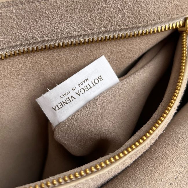Bottega Veneta Small Andiamo P5678 Brass finish