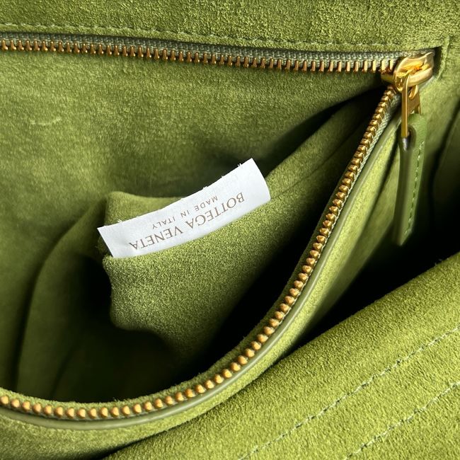 Bottega Veneta Small Andiamo P5678 green