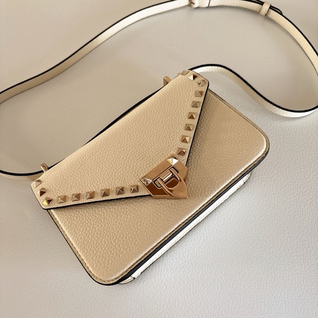 VALENTINO ROCKSTUD Small grained calfskin Shoulder Bag B0T76 Cream