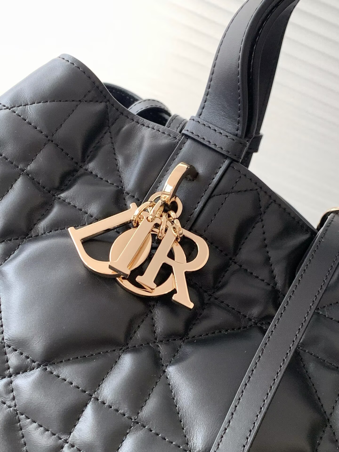 LARGE DIOR TOUJOURS BAG Latte Macrocannage Calfskin M6233 Black