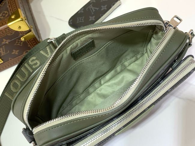 Louis Vuitton Trio Messenger M28628