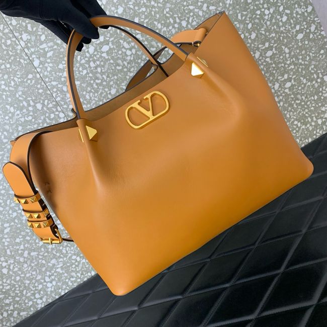 VALENTINO Medium Sheepskin Shoulder Bag 0112L brown