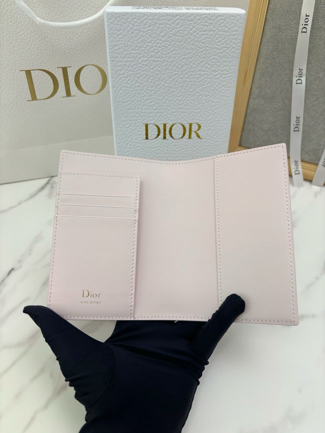 Dior Salon Passport Cover S3817O pink