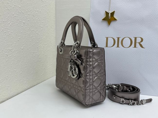 Small Lady Dior Bag with Strap Cannage patent leather M0531OU Silver gray