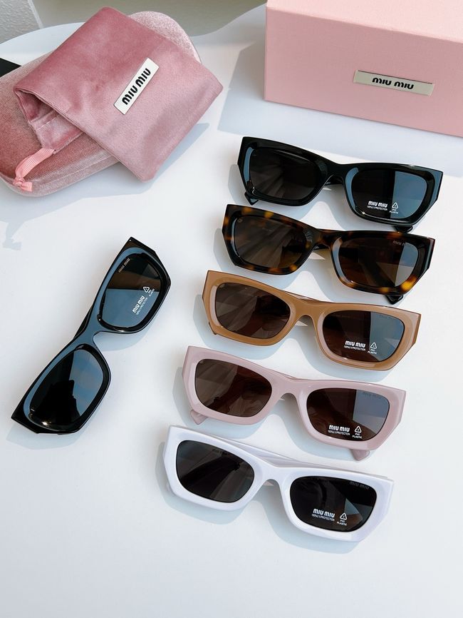 MiuMiu Sunglasses 821489-6