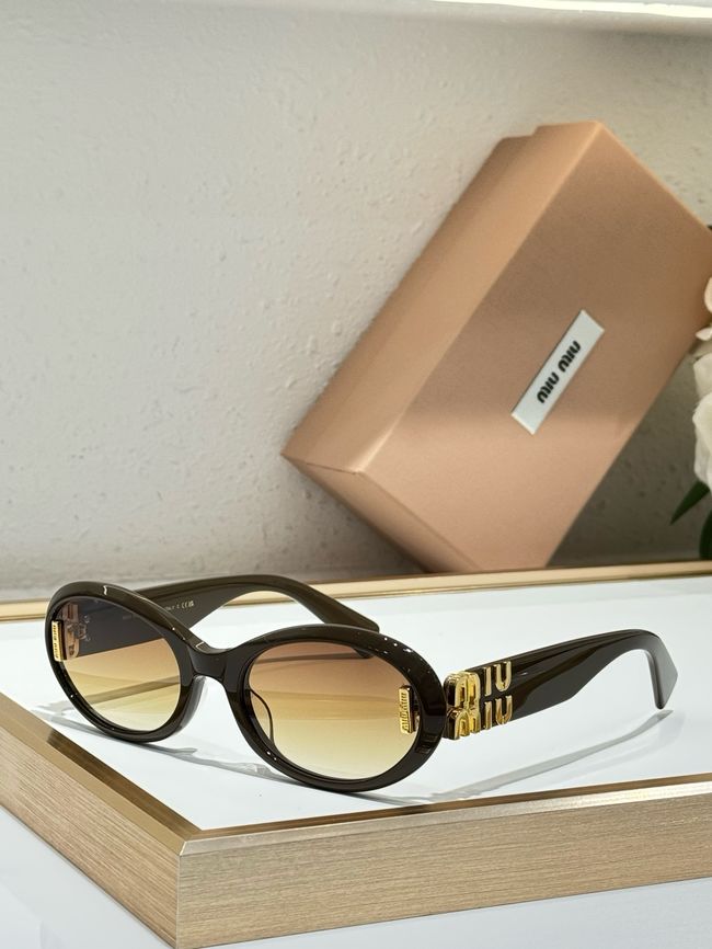 MiuMiu Sunglasses 821497-7