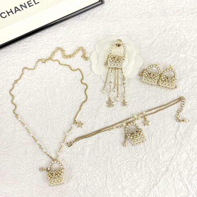 Chanel brooch CE89982