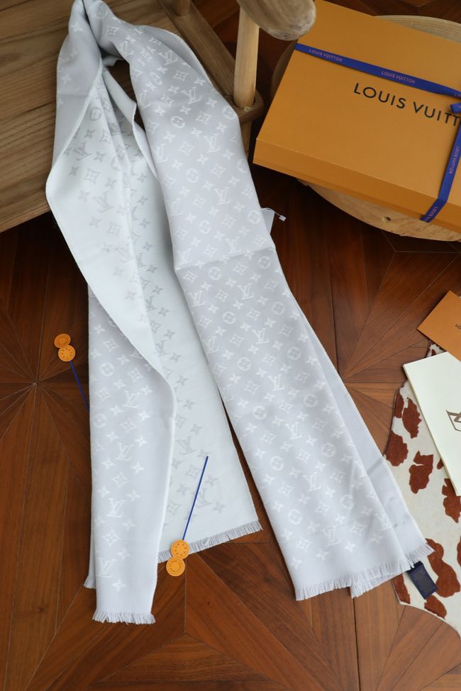 Louis Vuitton New Forevergram Scarf M9A253-2