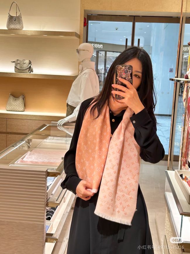 Louis Vuitton New Forevergram Scarf M9A253-4
