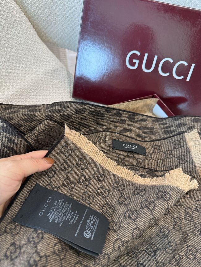 Gucci Reversible Cashmere scarf A005HK-1