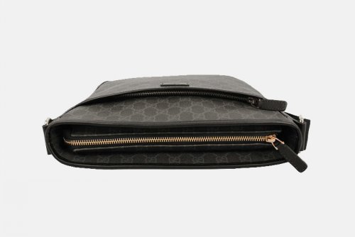 Gucci Borsa a tracolla in beige con finiture in pelle nera 24879