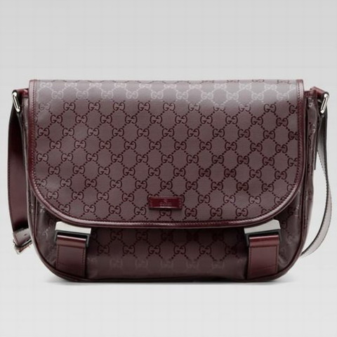 Gucci Medium Messenger bag con chiusura a clip 201732 in Wine