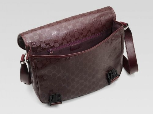 Gucci Medium Messenger bag con chiusura a clip 201732 in Wine