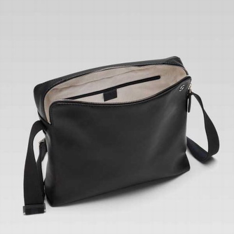 Gucci Medium Messenger Bag con Metal interblocco Particolare G 2