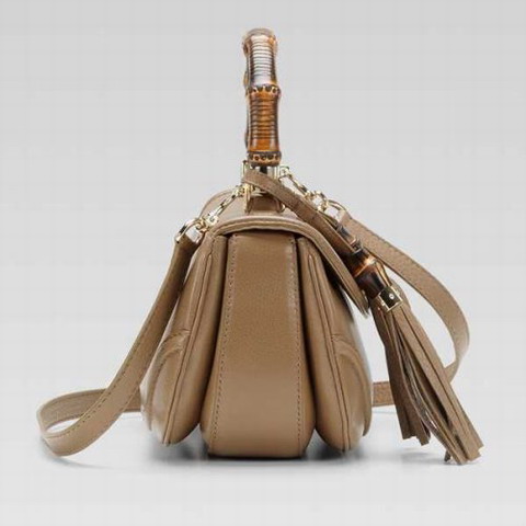 Bambù Gucci New Media Top Handle Bag 254884 in Light Brown