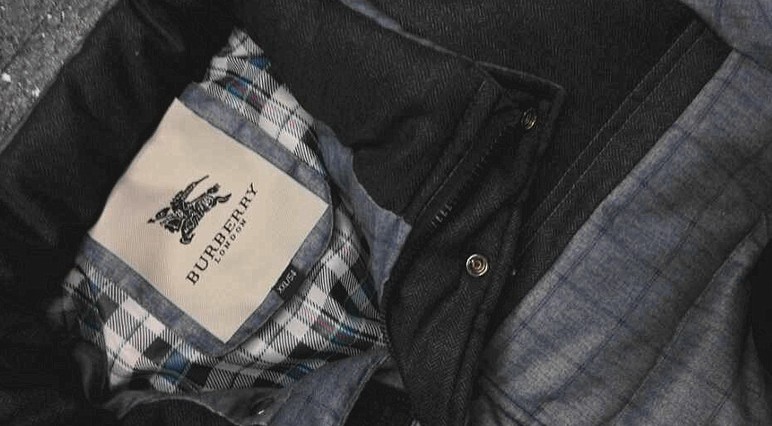 2013 Nuovo Piumini Burberry  Uomo 002