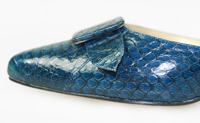 Manolo Blahnik Buckle snakeskin leather dark blue
