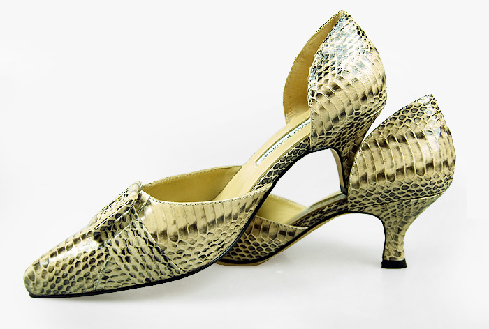 Manolo Blahnik Buckle snakeskin leather golden