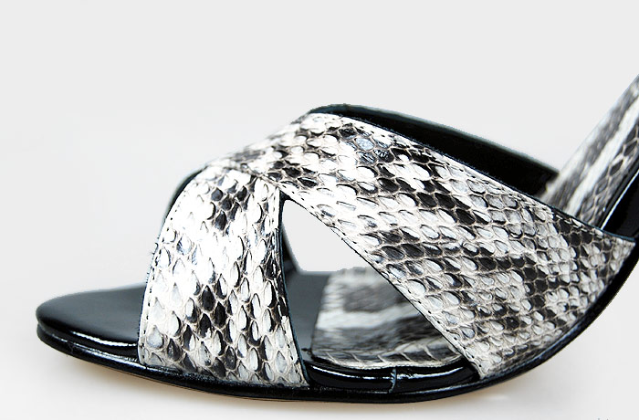 Manolo Blahnik Fashion Snake Sandals Black and white