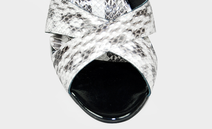 Manolo Blahnik Fashion Snake Sandals Black and white