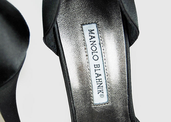 Manolo Blahnik Fashion Spring-Summer Sandals Black with crystals