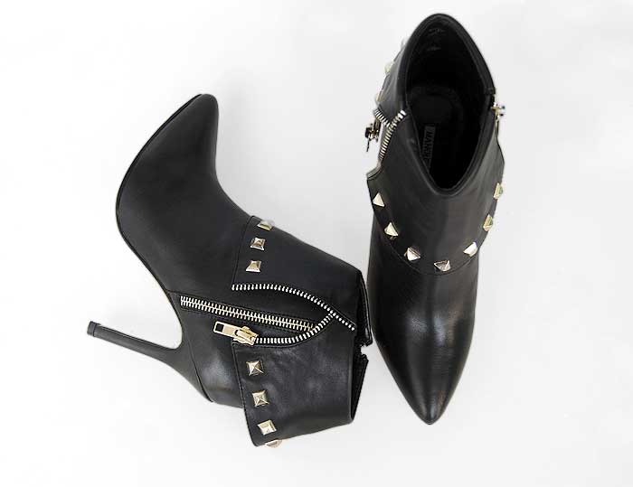 Manolo Blahnik buckled zip Ankle boots black