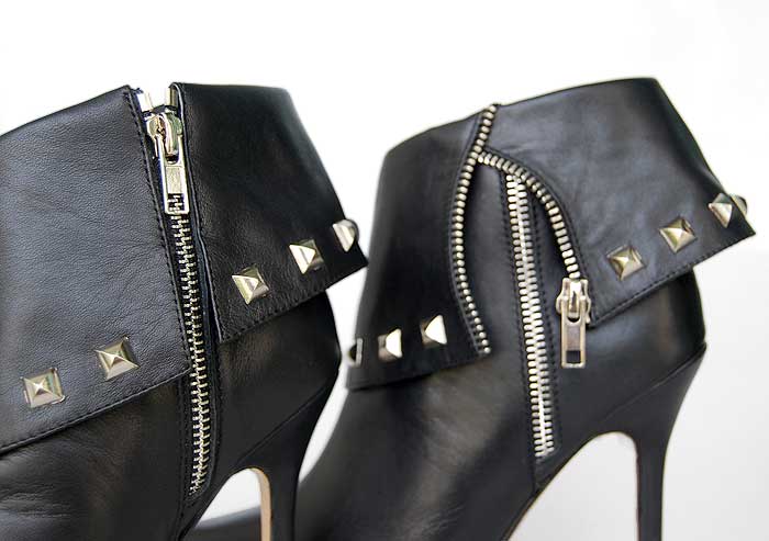 Manolo Blahnik buckled zip Ankle boots black