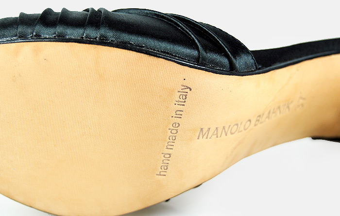 Manolo Blahnik classic Satin pumps black