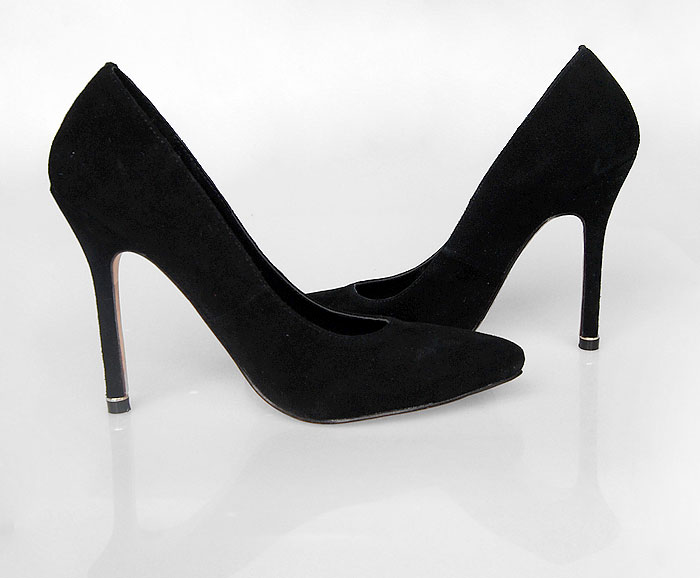 Manolo Blahnik pointed toe suede pumps black
