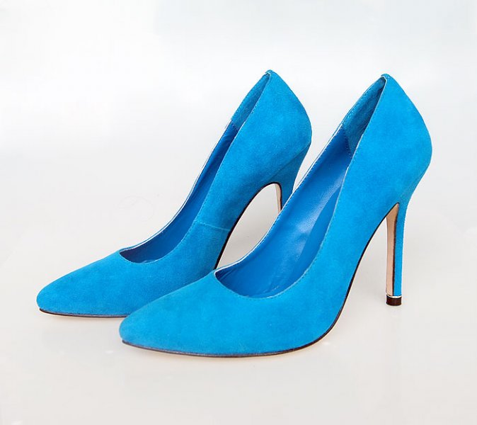 Manolo Blahnik pointed toe suede pumps blue