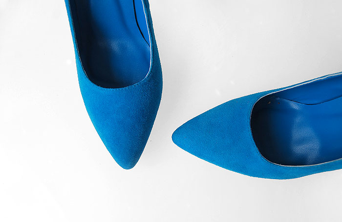 Manolo Blahnik pointed toe suede pumps blue
