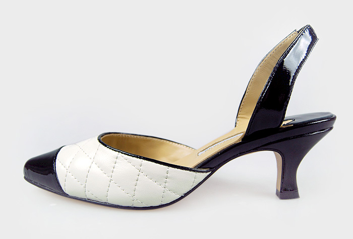 Manolo Blahnik purple narrow pointed toe slingbacks