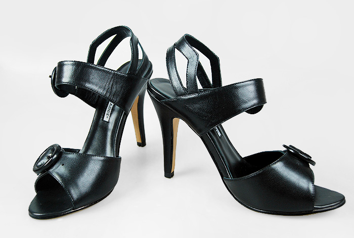 manolo blahnik double buckled sheepskin clingback sandals black