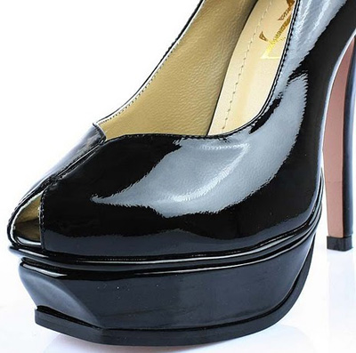 YSL V-shape toe patent high heel pumps black